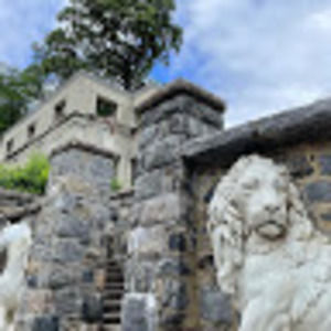 Meet your Posher, Claire